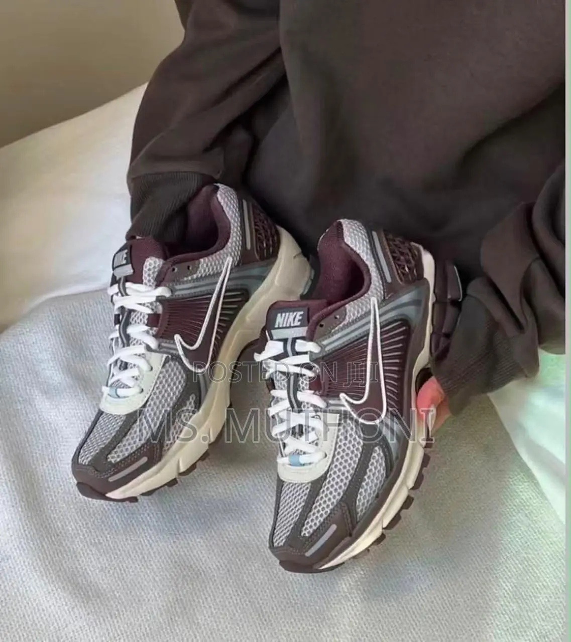 Nike Zoom Vomero 5 'Earth Fossil' Sneaker