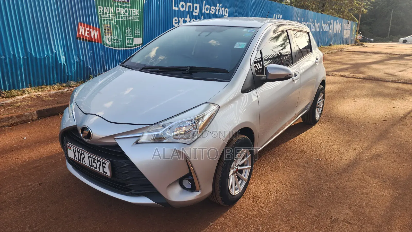 Toyota Vitz 1.3 FWD 5dr 2018 Silver