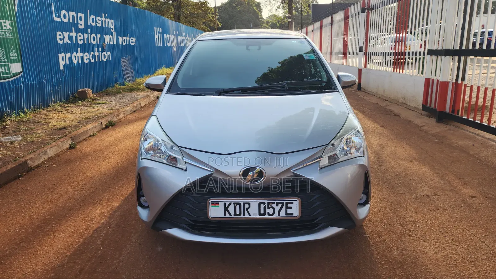 Toyota Vitz 1.3 FWD 5dr 2018 Silver