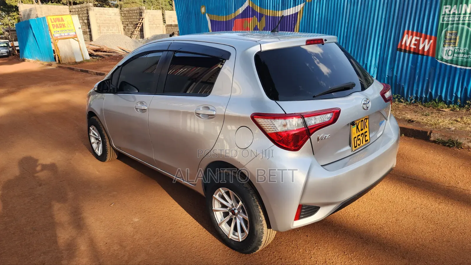 Toyota Vitz 1.3 FWD 5dr 2018 Silver