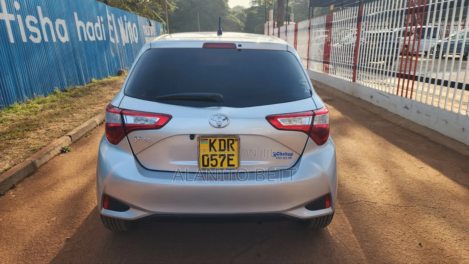 Toyota Vitz 1.3 FWD 5dr 2018 Silver