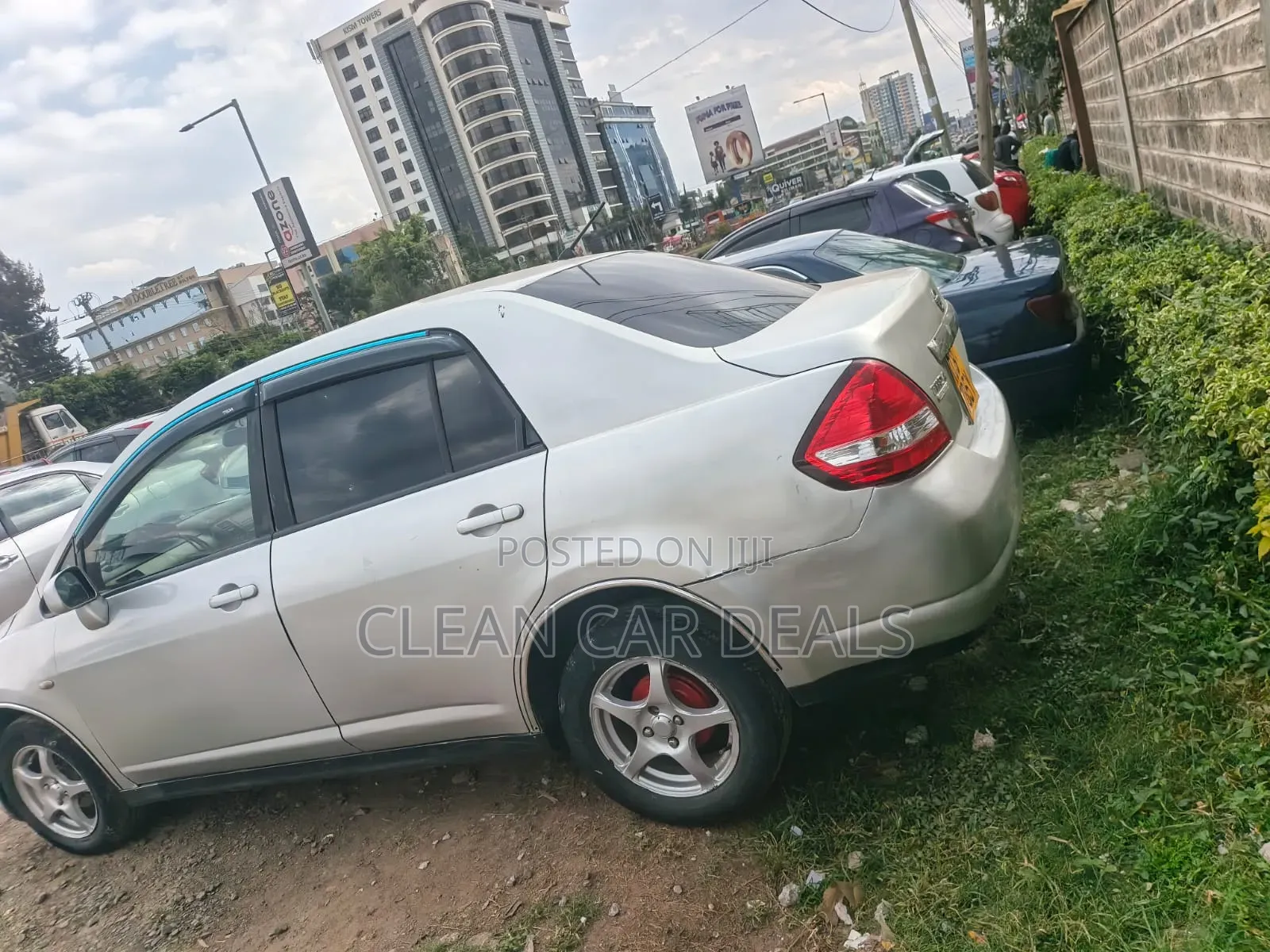 Nissan Tiida 2008 Silver