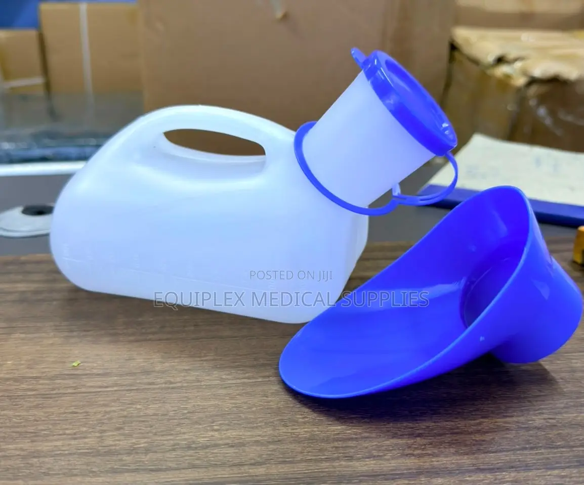 Unisex Urinal Bottle for Convenient Toileting Assistance