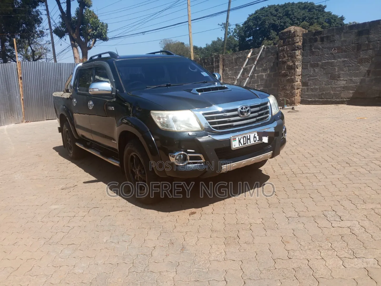 Toyota Hilux 2015 Black
