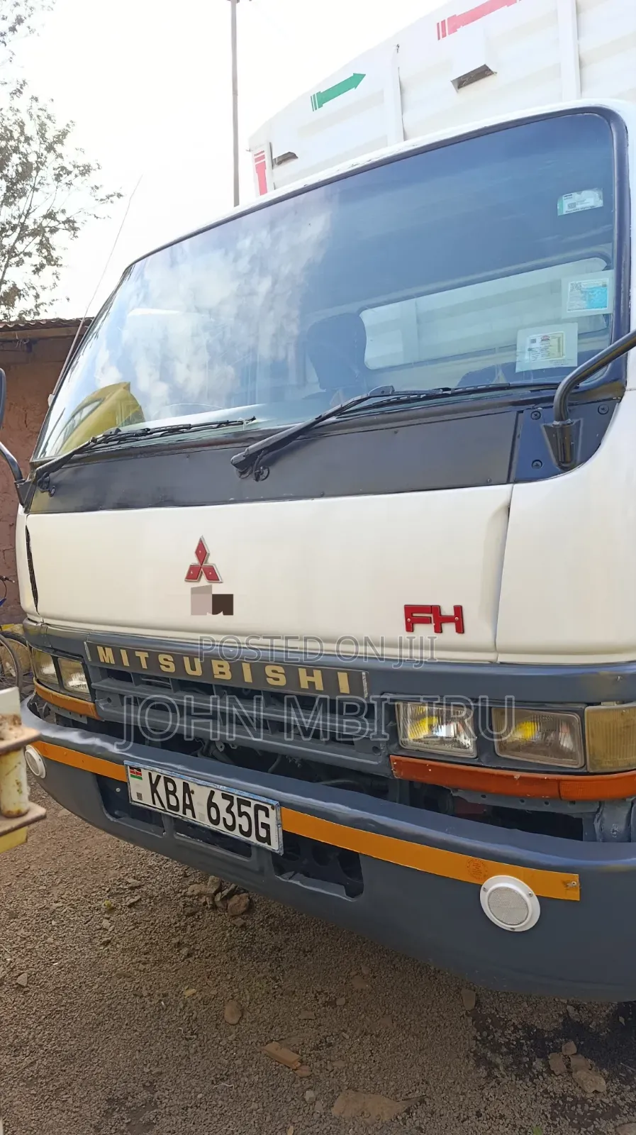 Mistubishi FH 215 2000 White