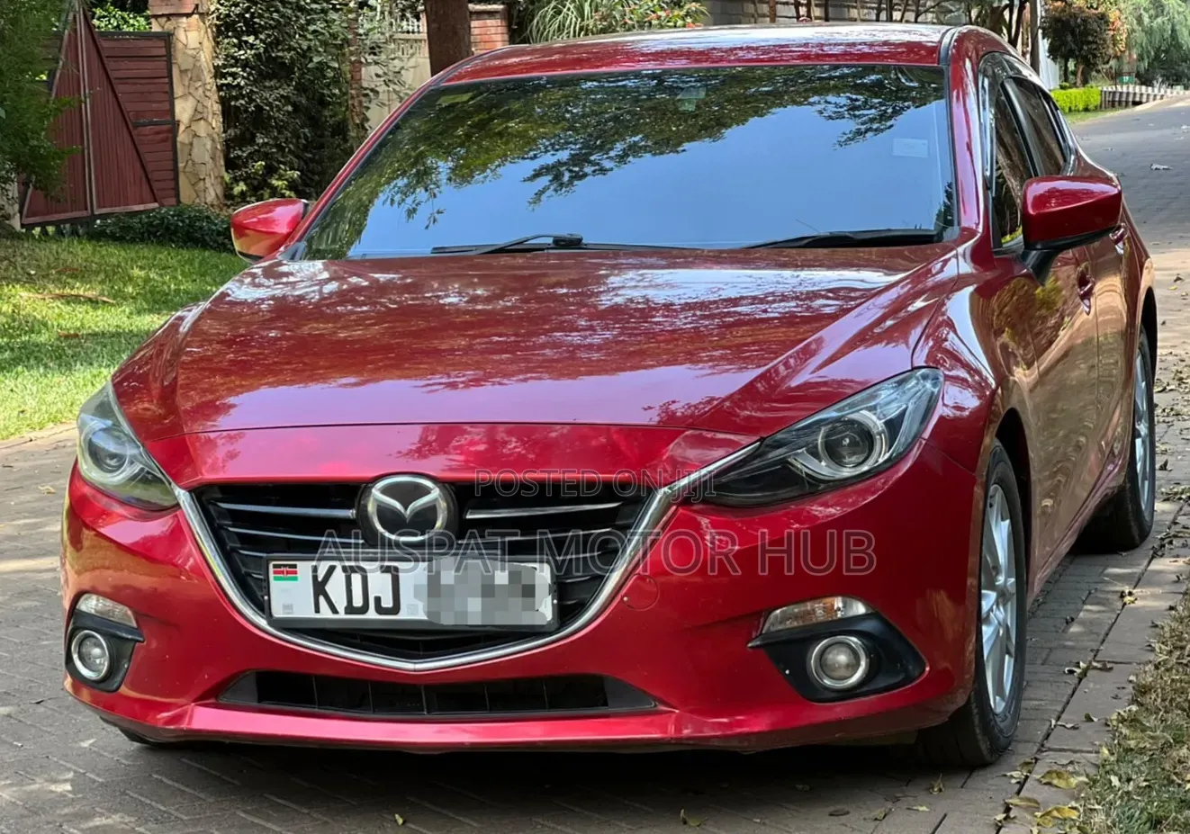 Mazda Axela 2015 Red