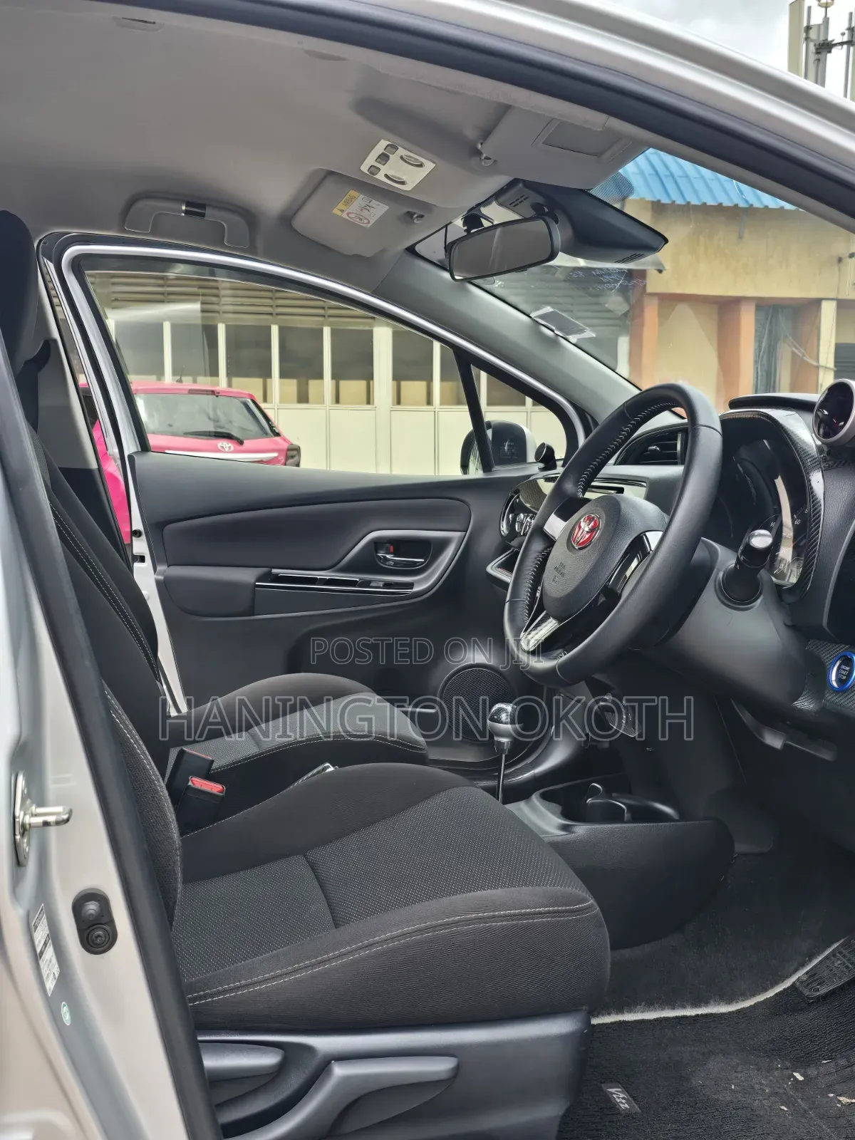 Toyota Vitz 1.0 FWD 5dr 2019 Silver