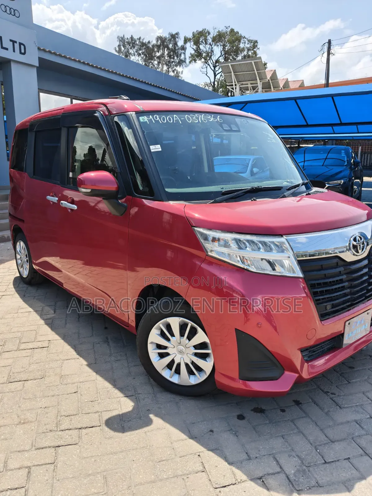 Toyota Roomy 2018 Red