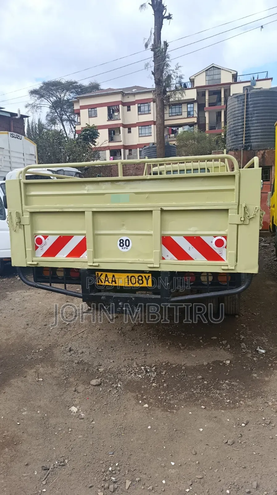Mistubishi FH 100 1990 Yellow