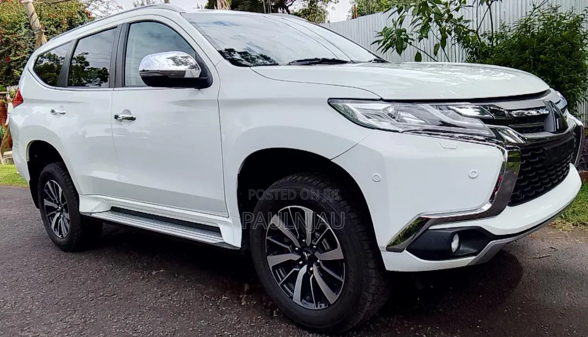 Mitsubishi Pajero 2019 White