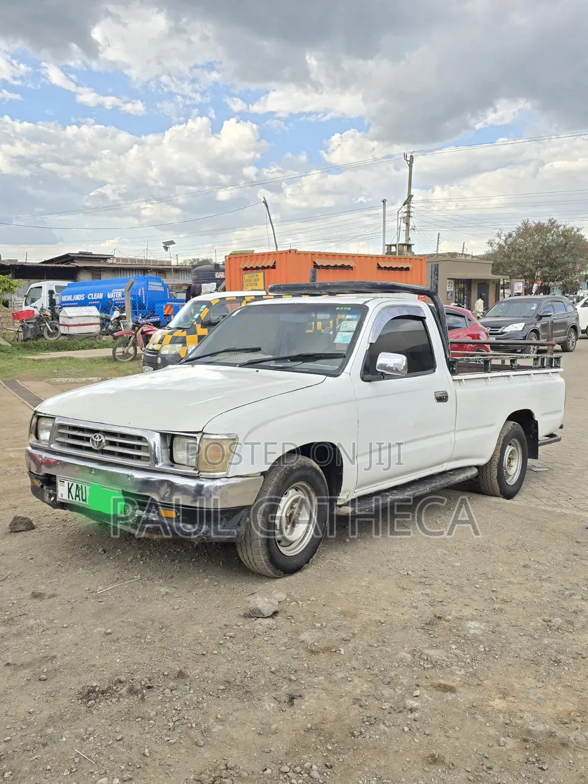 Toyota Hilux 2000 White