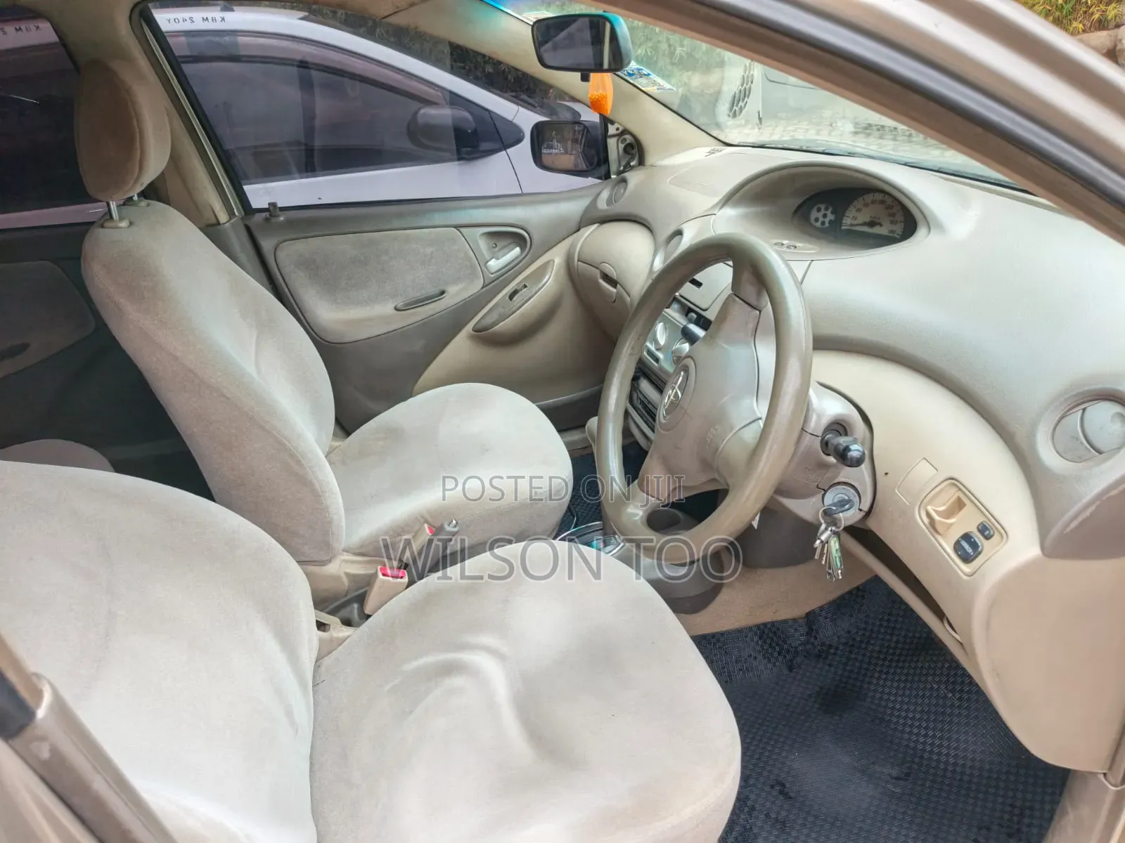 Toyota Platz 2004 Silver