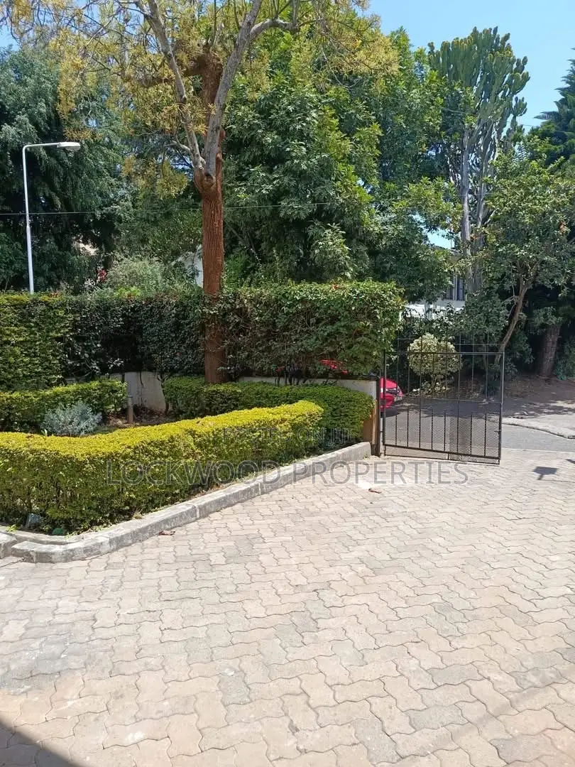 4bdrm Townhouse / Terrace in Kileleshwa for rent