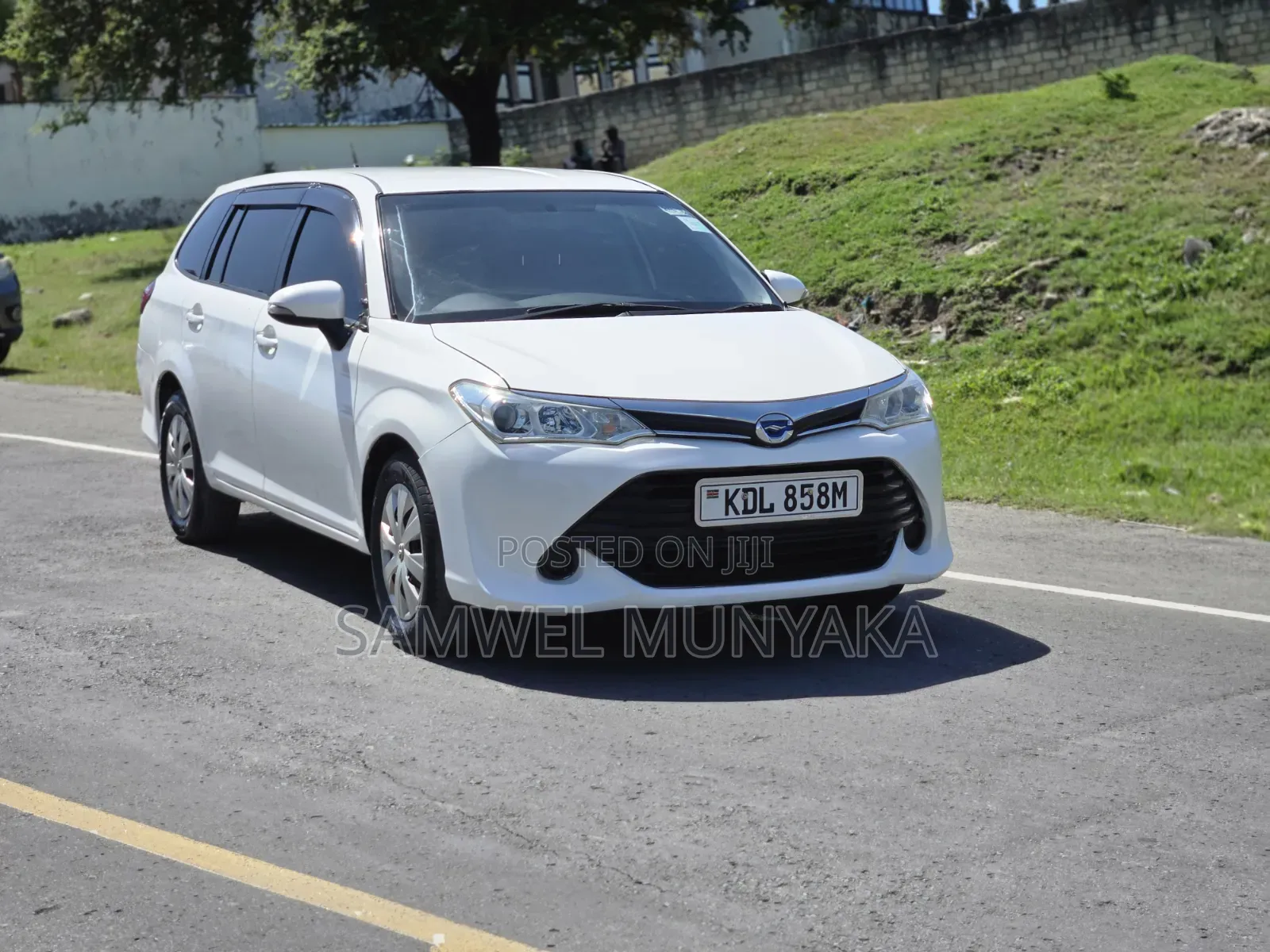 Toyota Corolla Fielder 1.5 Petrol FWD 2017 Pearl