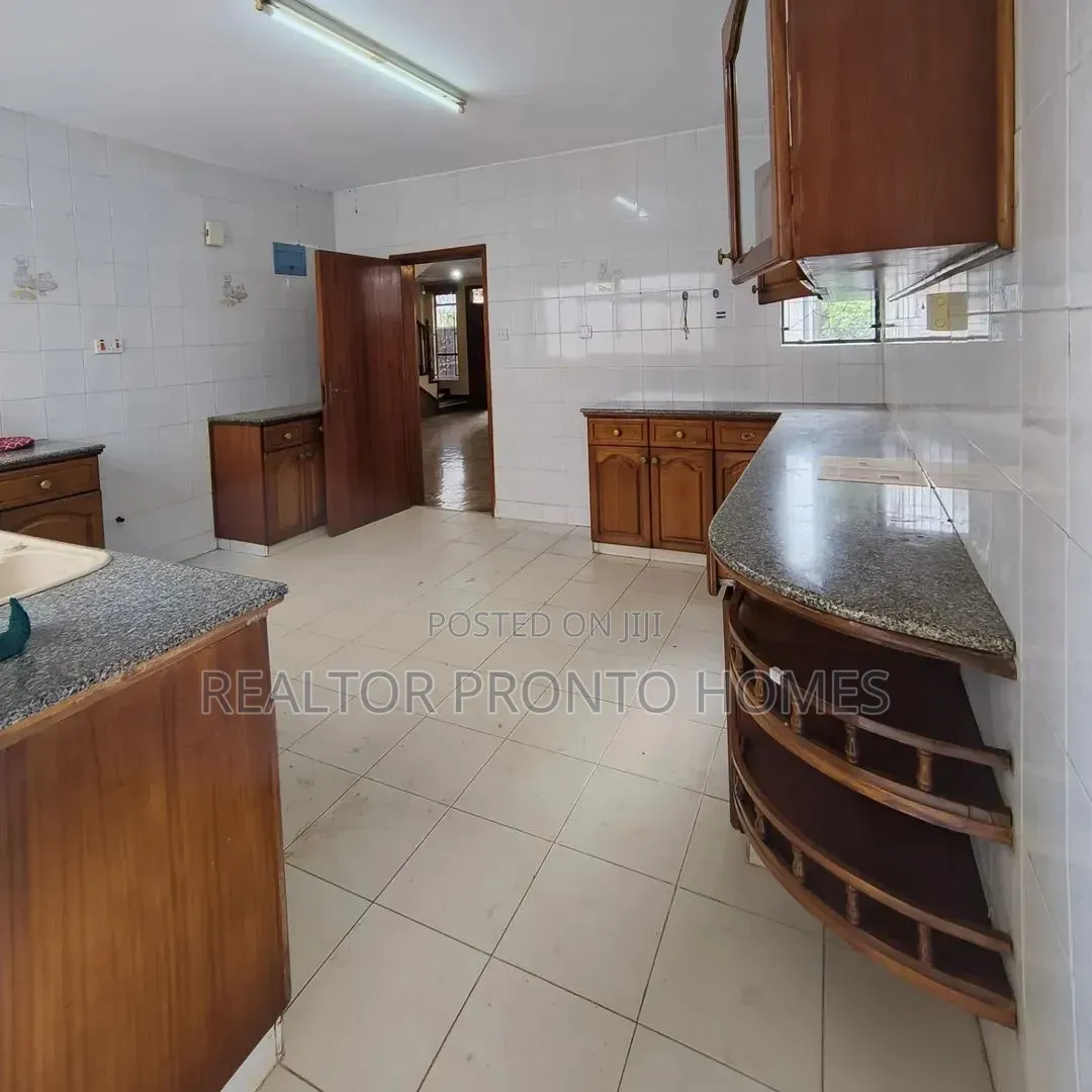 4bdrm Townhouse / Terrace in Lavington, Valley Arcade for rent