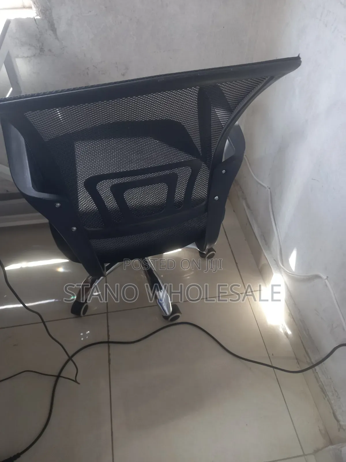 Assembled Office Chair Without Head Rest