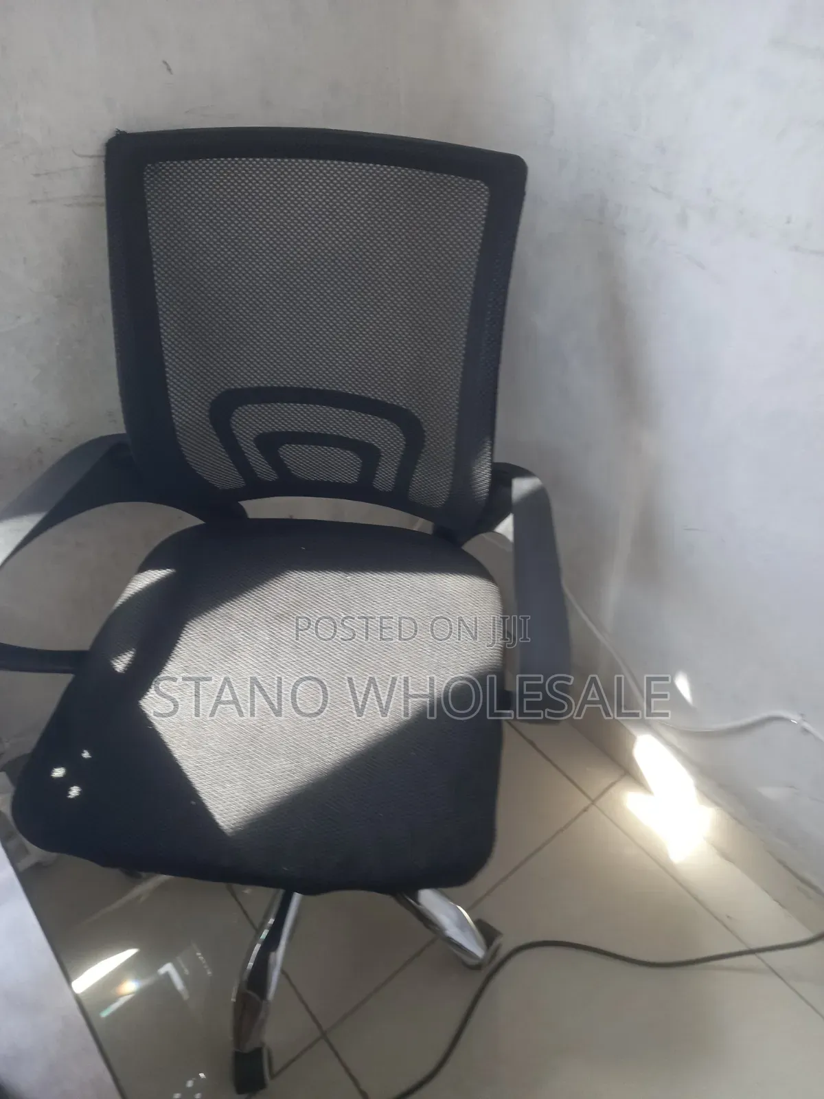 Assembled Office Chair Without Head Rest
