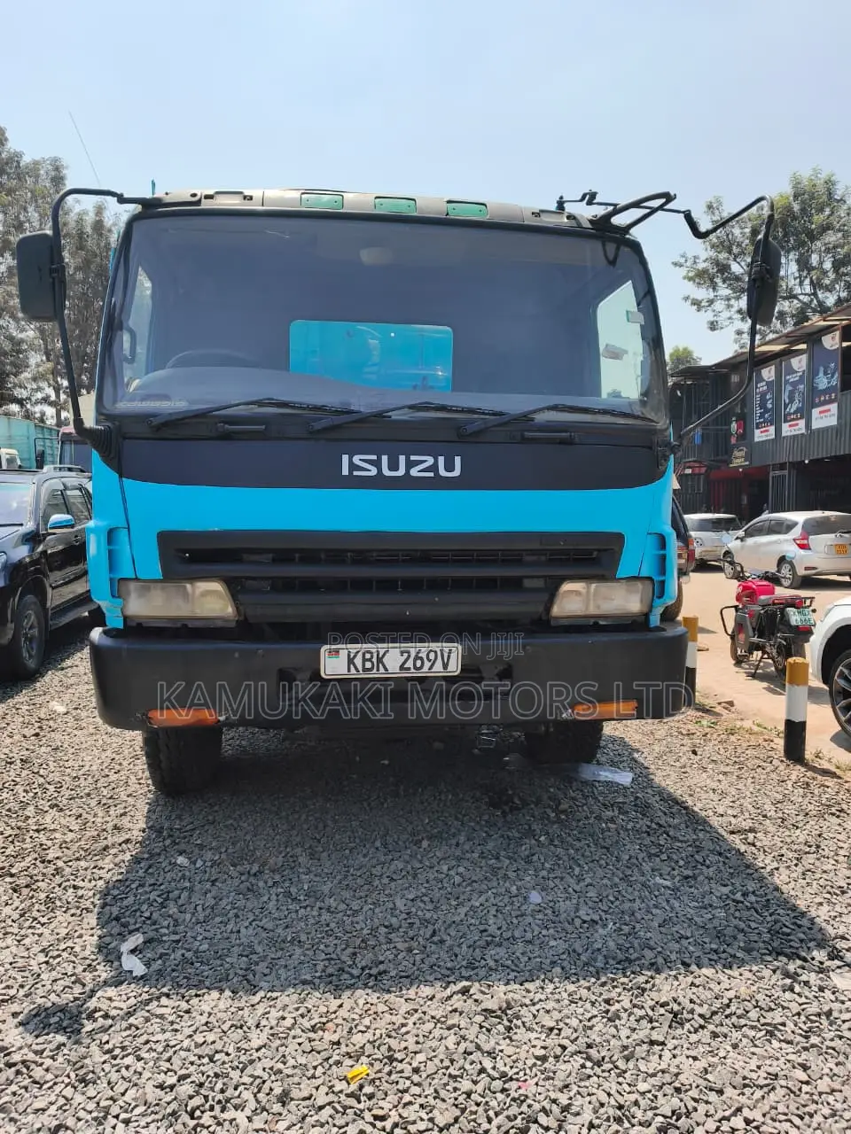Isuzu Truck 2002 White