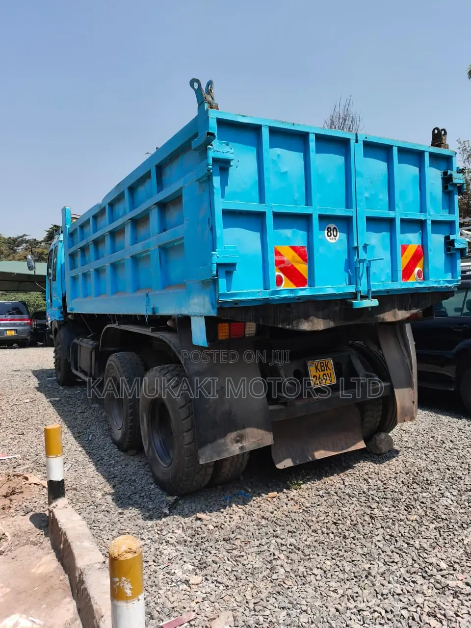 Isuzu Truck 2002 White