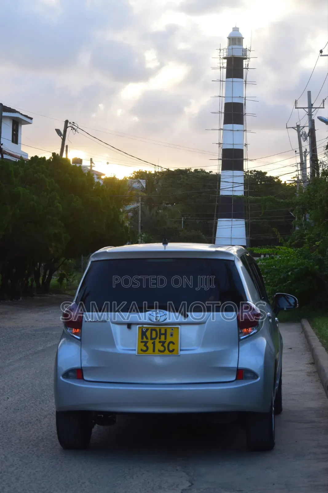 Toyota Ractis 2016 Silver