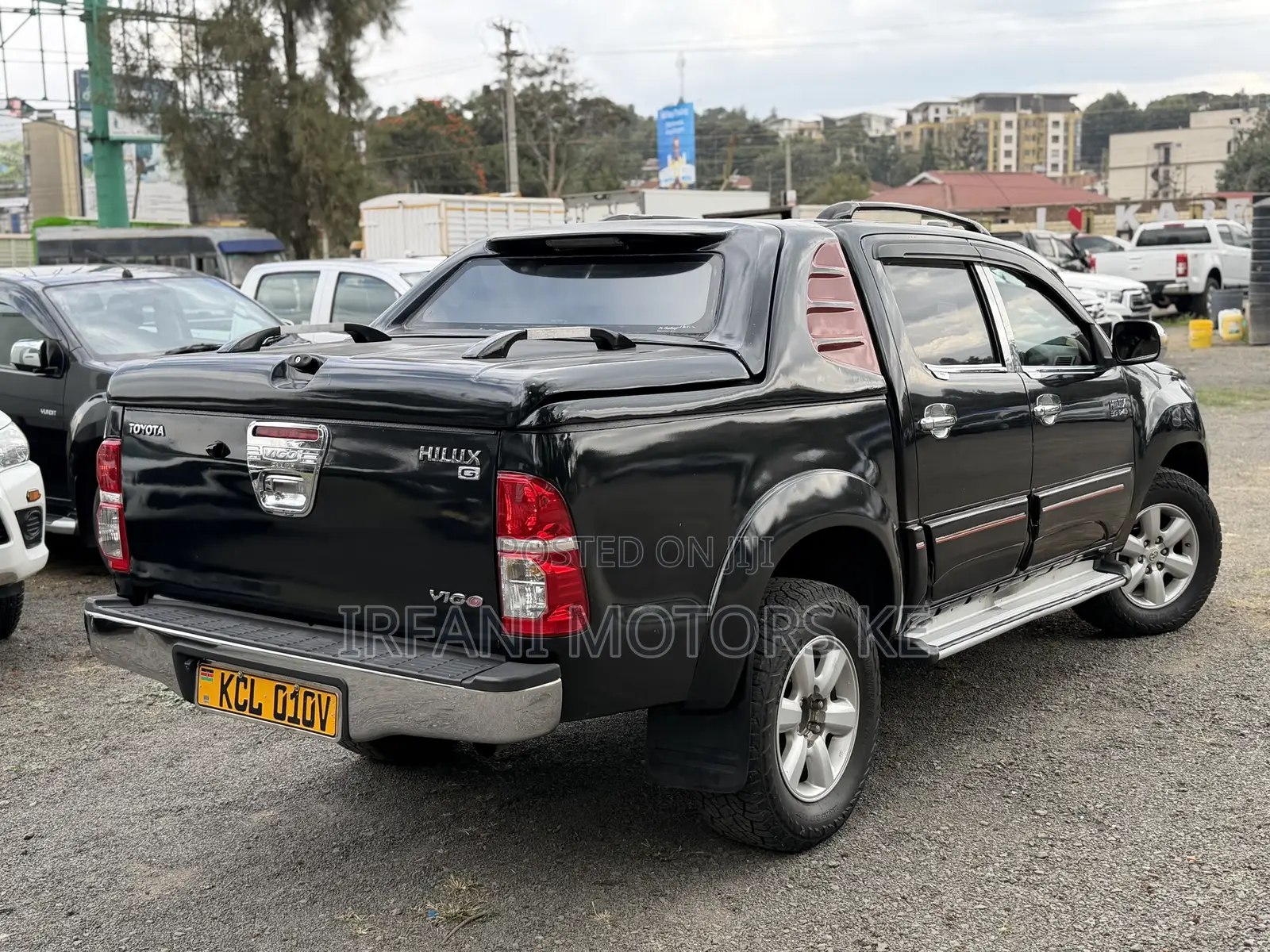 Toyota Hilux 2010 Black