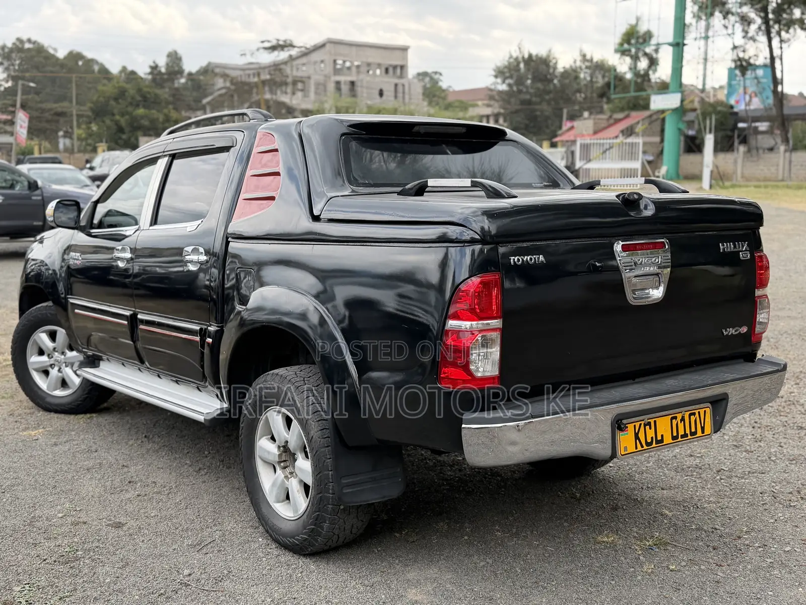 Toyota Hilux 2010 Black