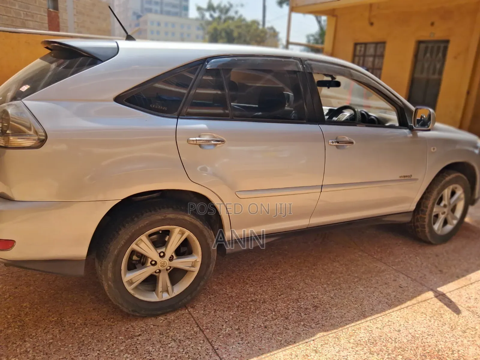 Toyota Harrier 3.3 Hybrid 4WD 2011 Silver