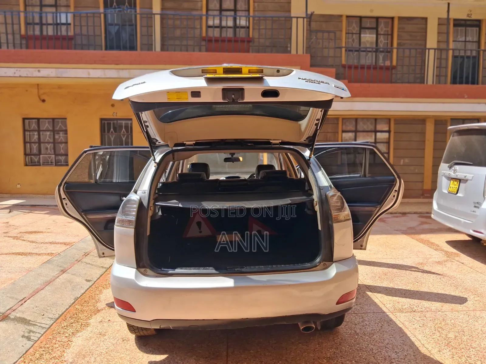Toyota Harrier 3.3 Hybrid 4WD 2011 Silver
