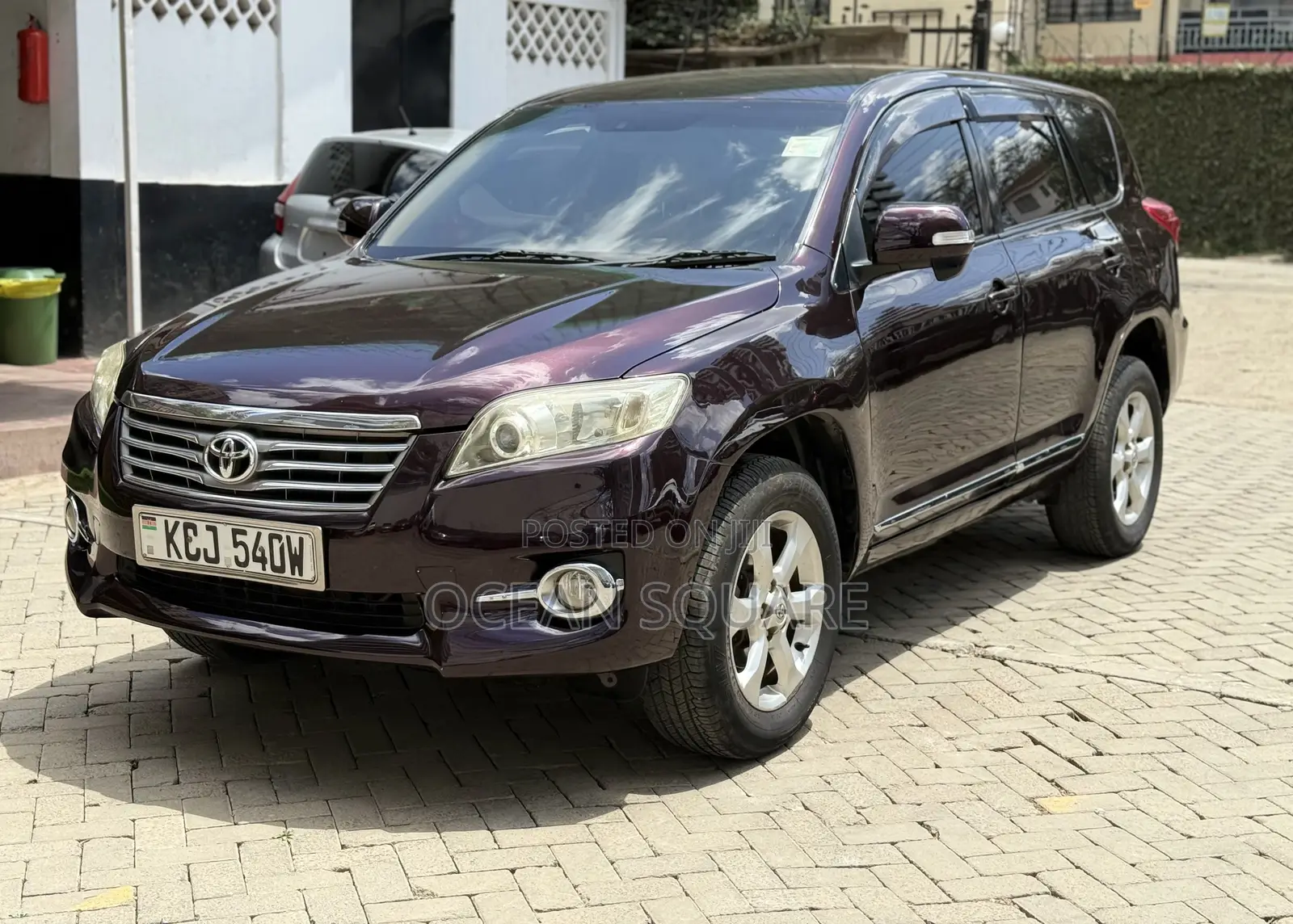 Toyota Vanguard 2011 Purple