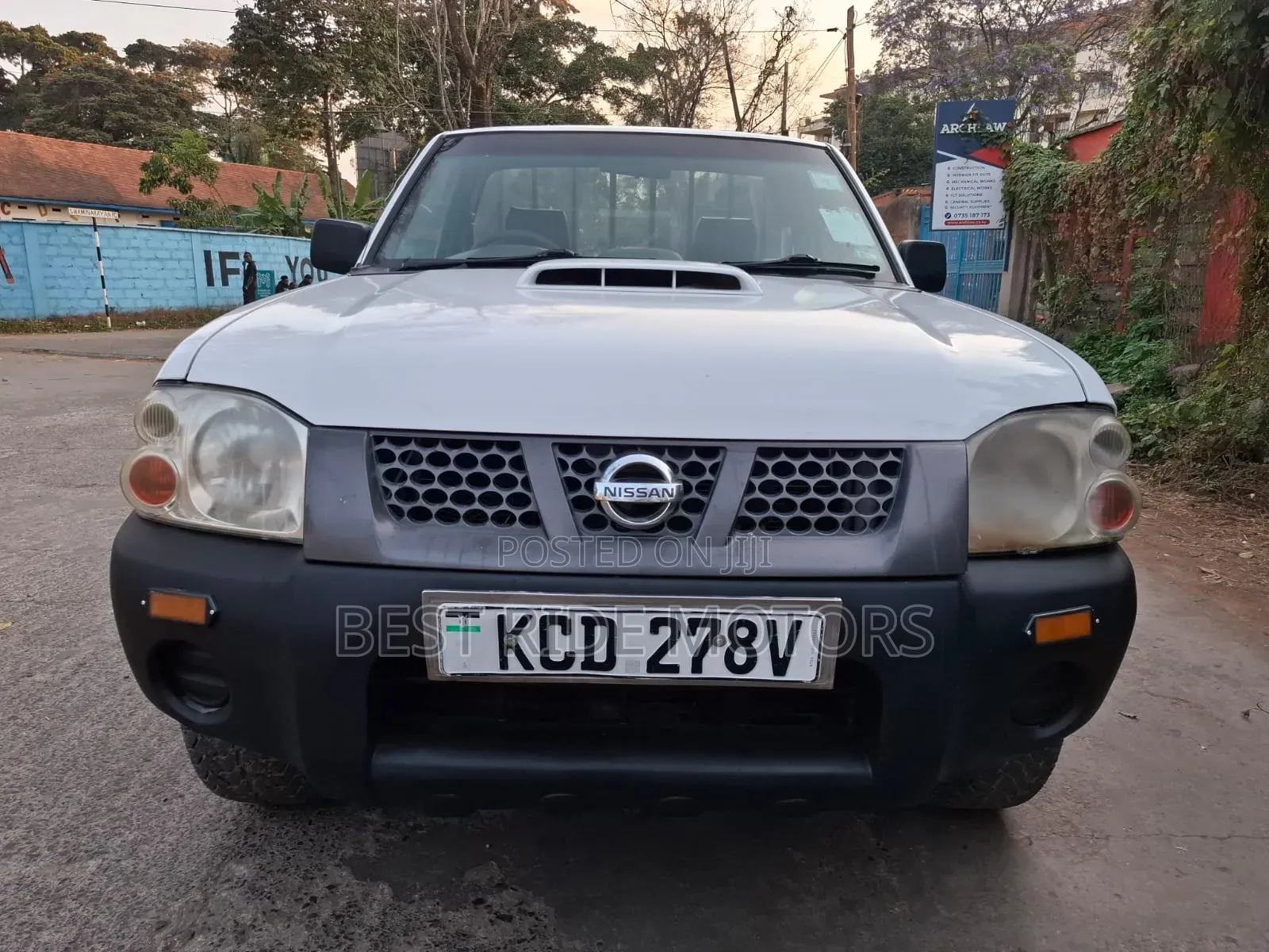 Nissan Hardbody 2015 White