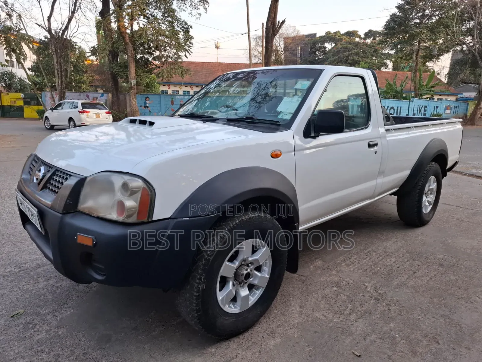 Nissan Hardbody 2015 White
