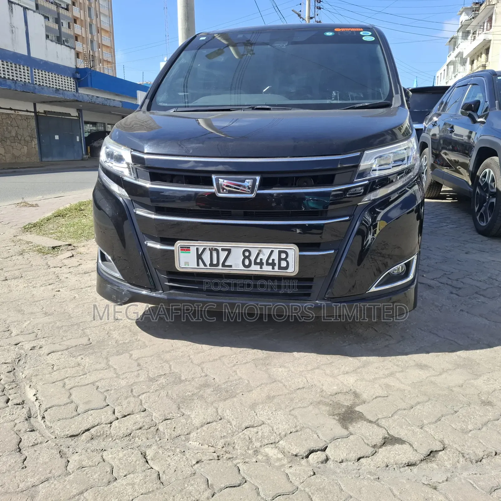 Toyota Noah 2.0 AWD (8 Seater) 2019 Black