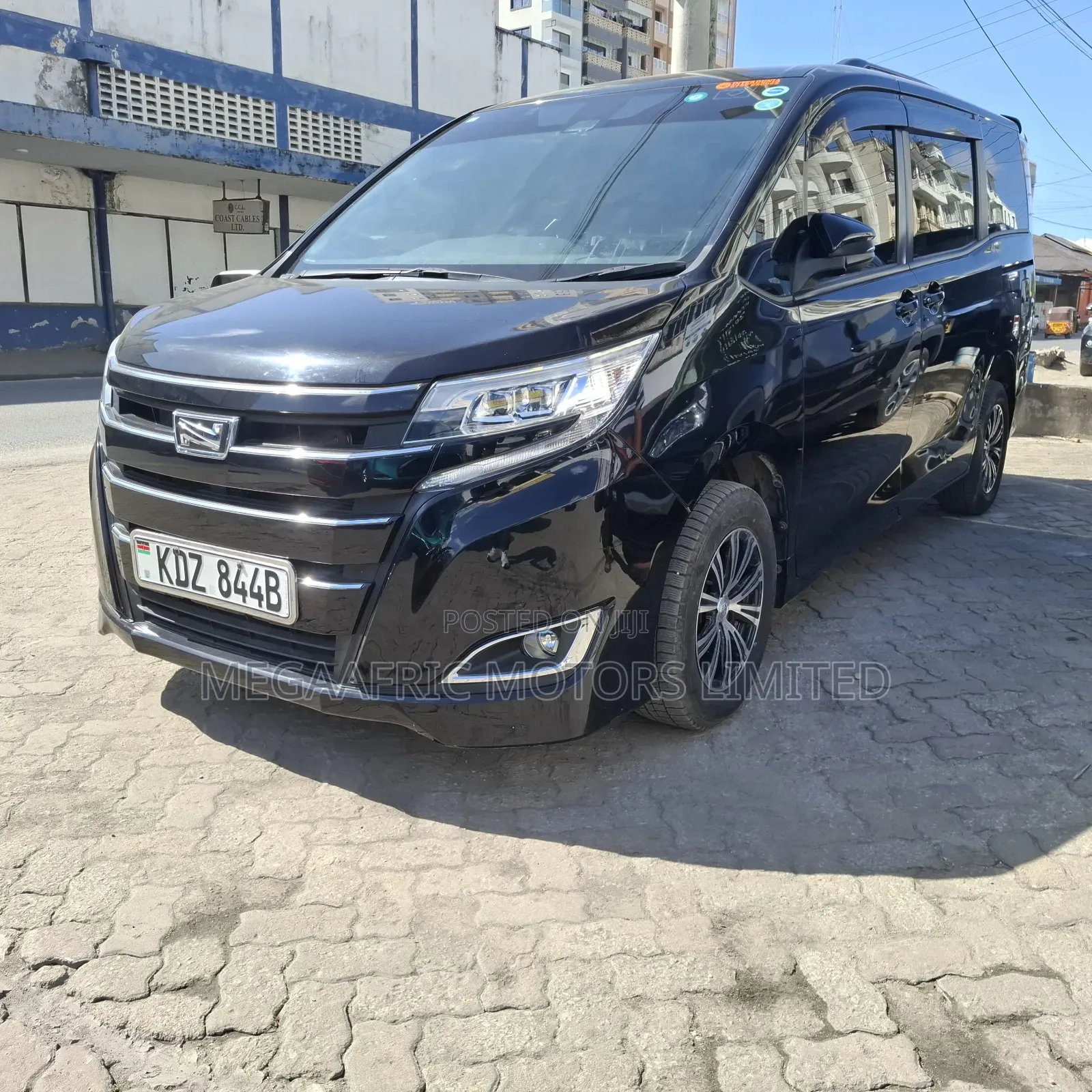 Toyota Noah 2.0 AWD (8 Seater) 2019 Black