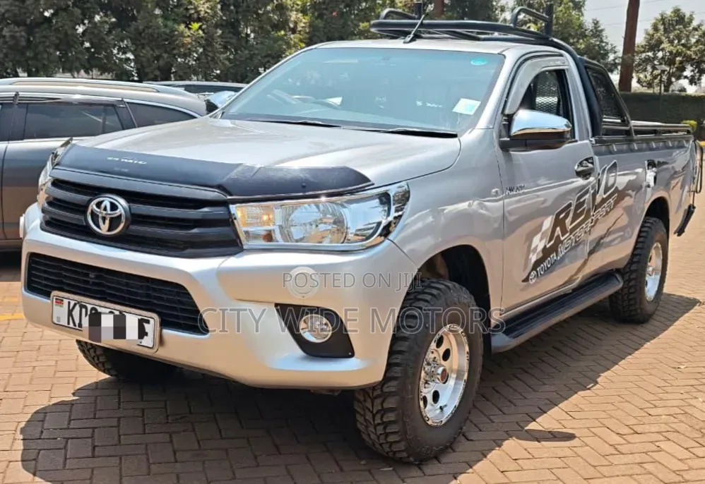 Toyota Hilux 2017 White