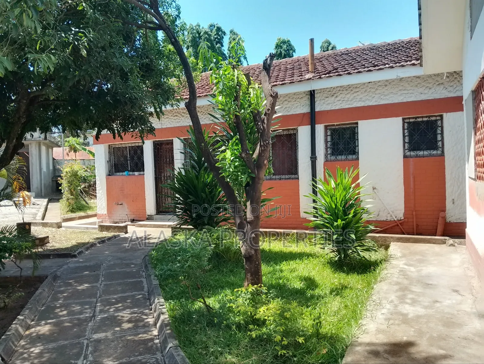 6bdrm Bungalow in Nyali Estate for sale