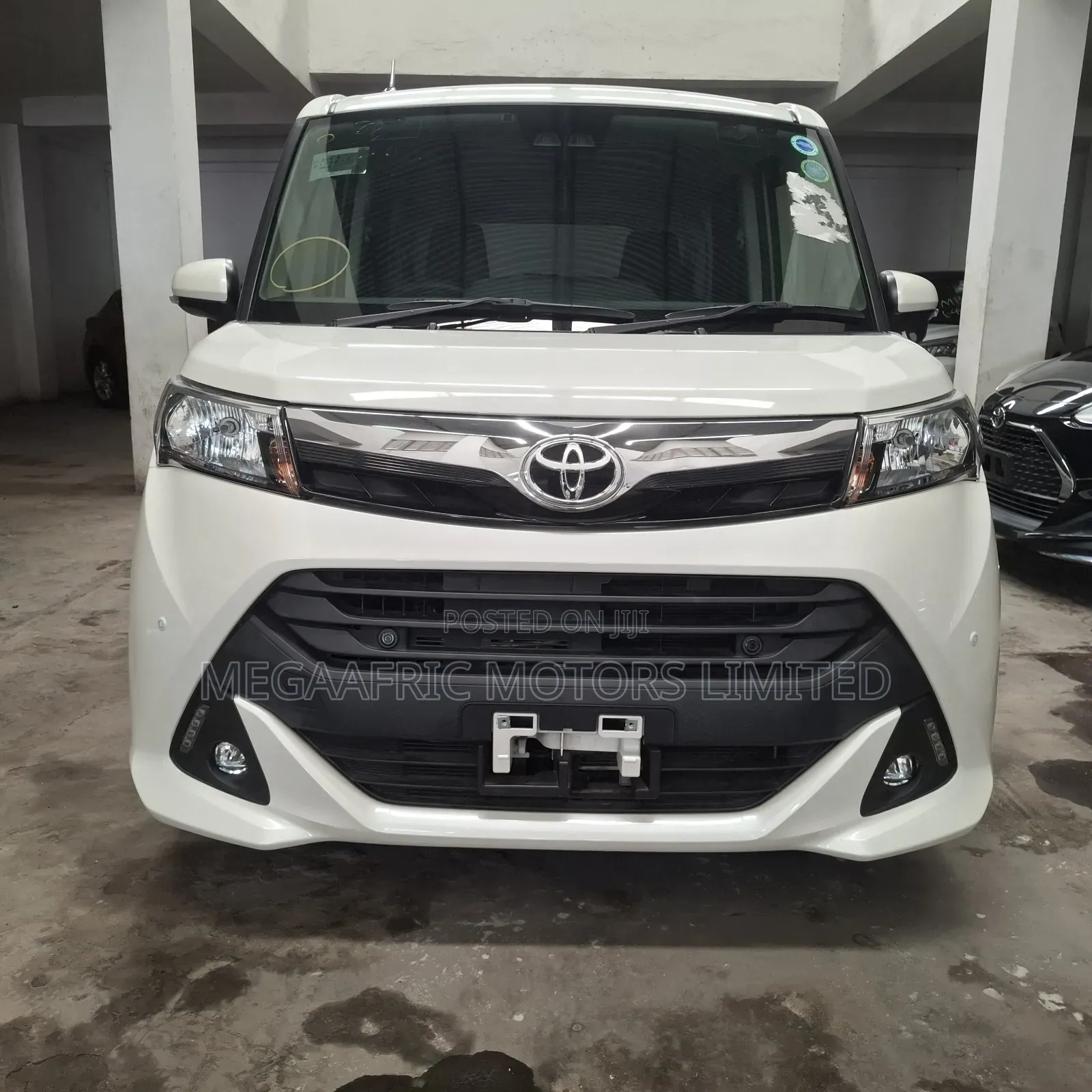 Toyota Tank 1.0 FWD 2019 White
