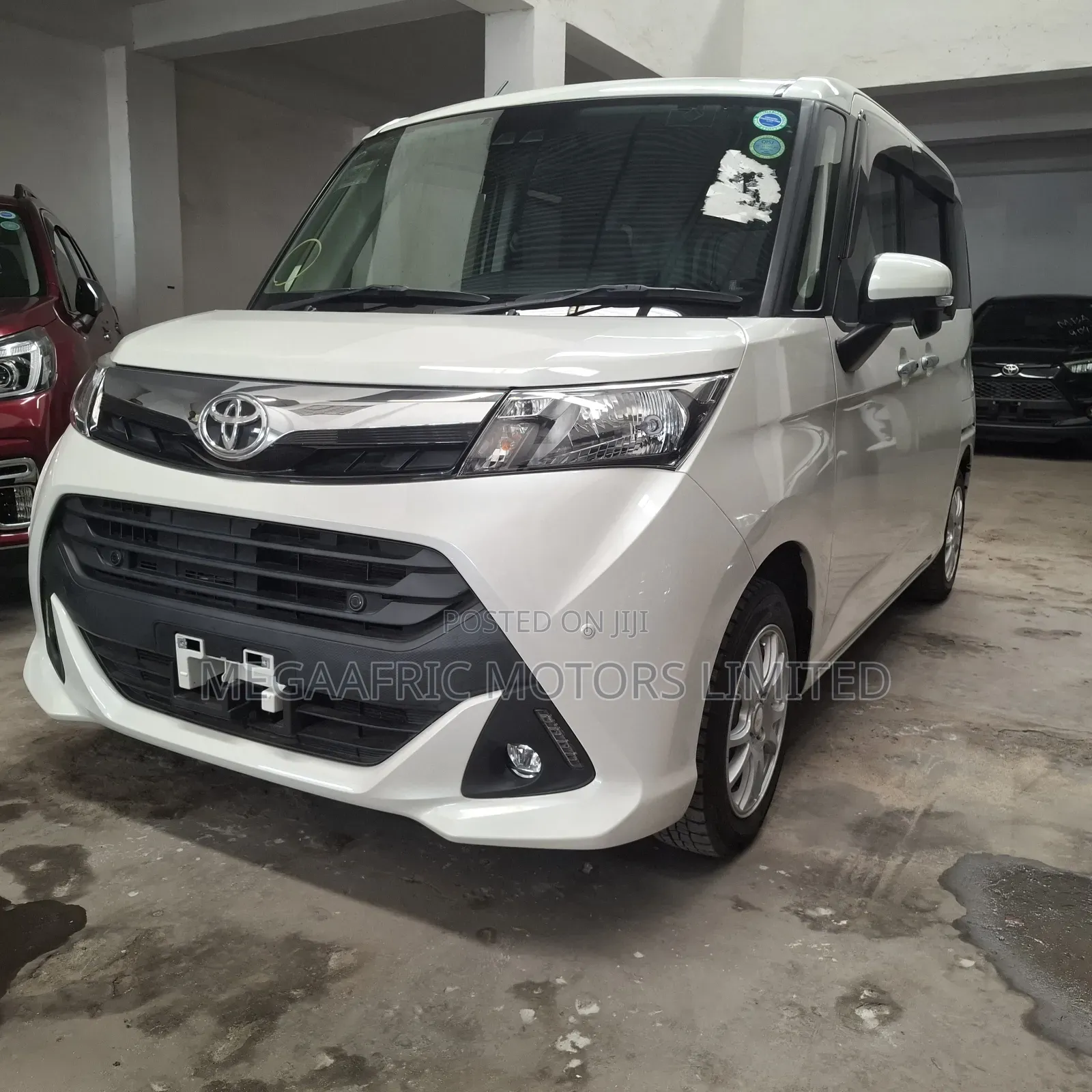 Toyota Tank 1.0 FWD 2019 White