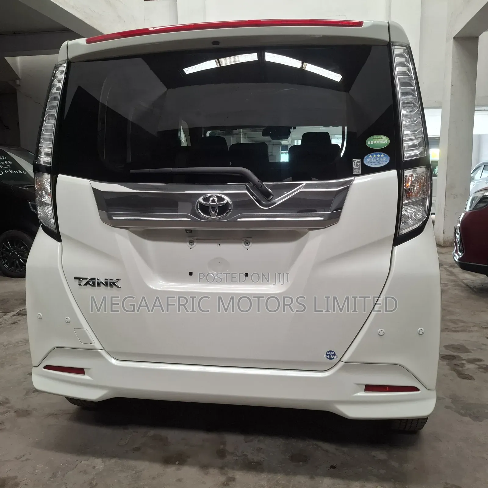 Toyota Tank 1.0 FWD 2019 White