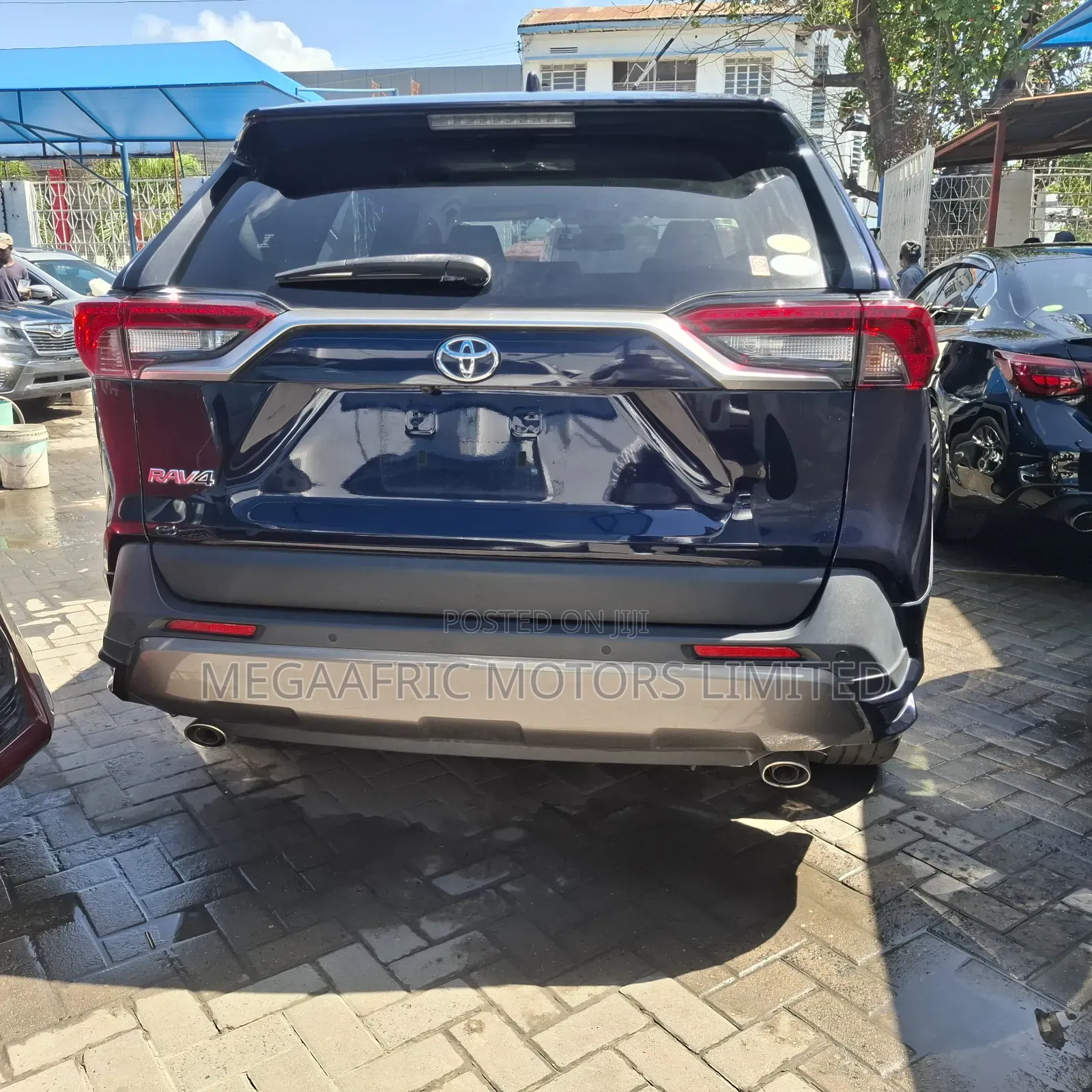Toyota RAV4 Limited AWD 2020 Blue