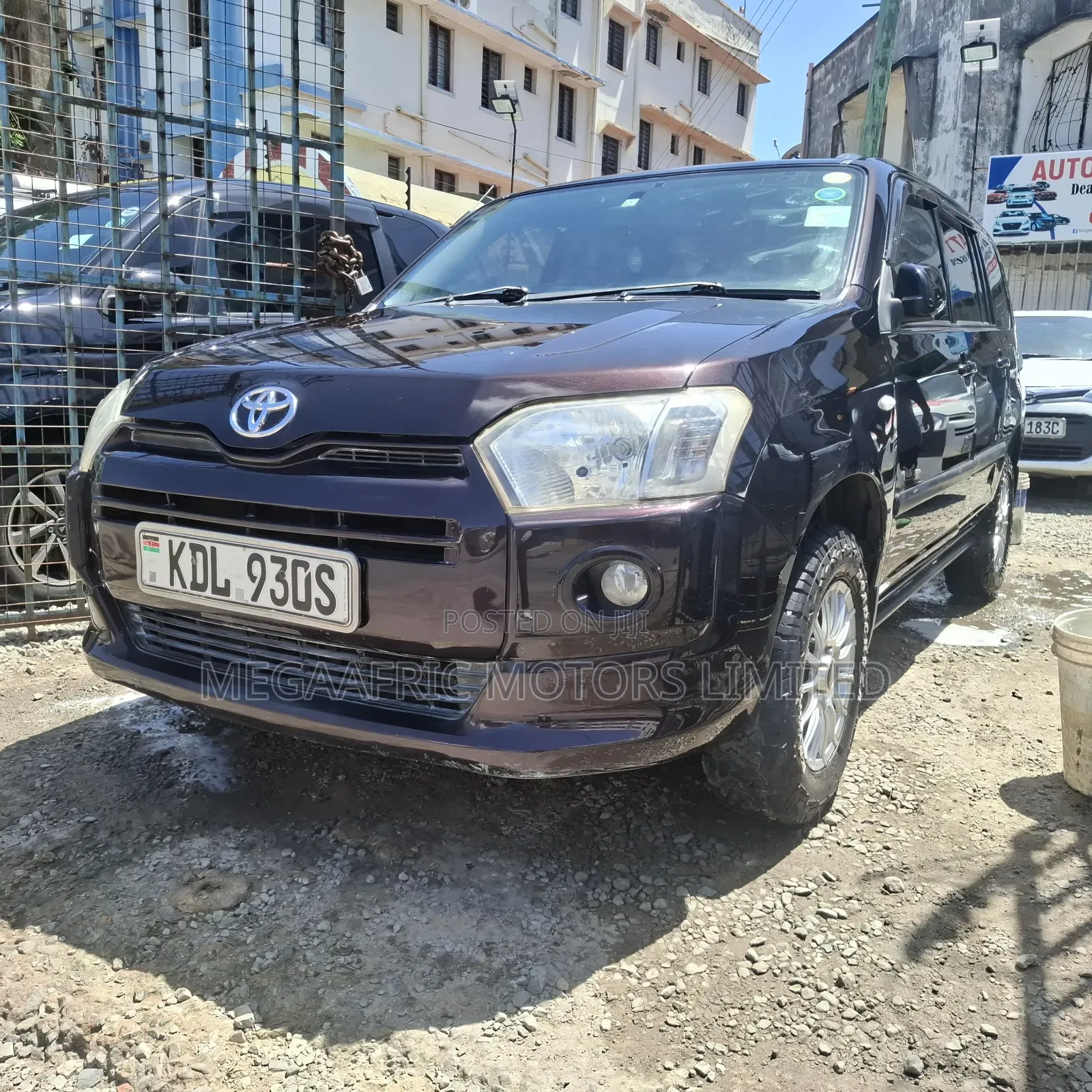 Toyota Probox 1.5 DX Comfort 2WD 2017 Maroon
