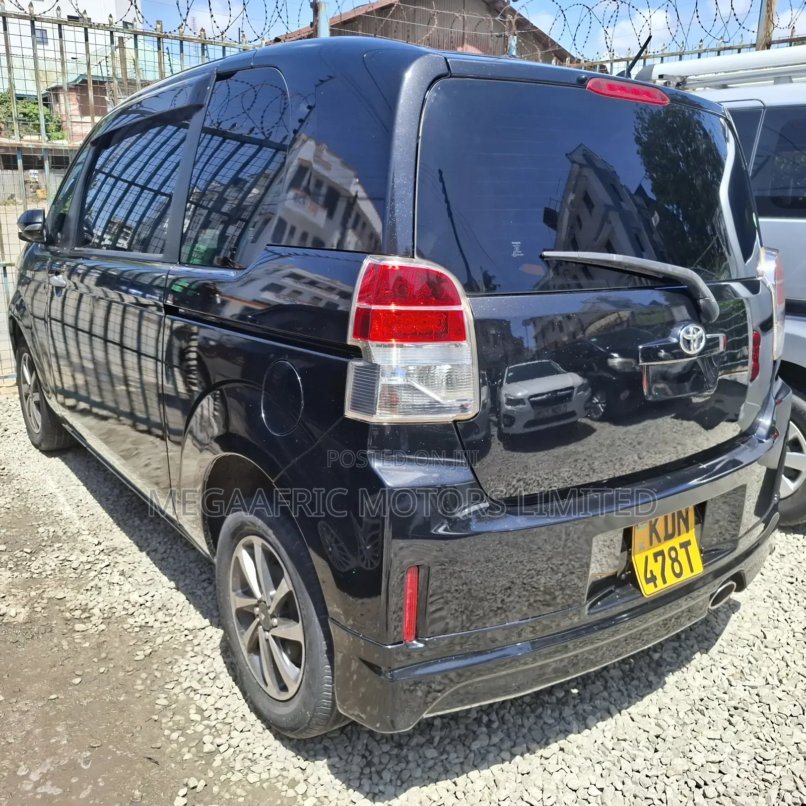 Toyota Spade 1.5 2016 Black