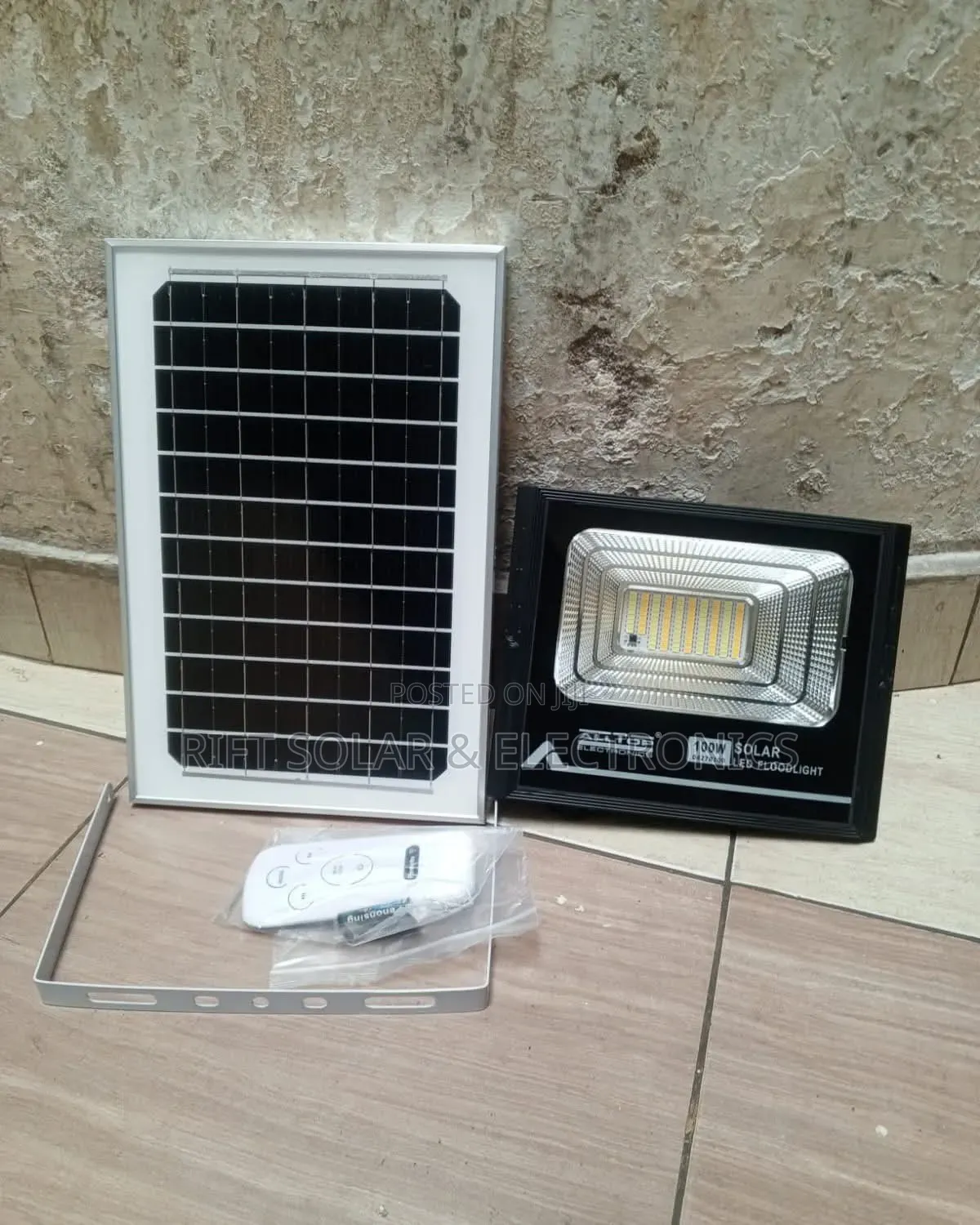 100 Watts Solar Floodlight With Automatic Light Sensor & Remote