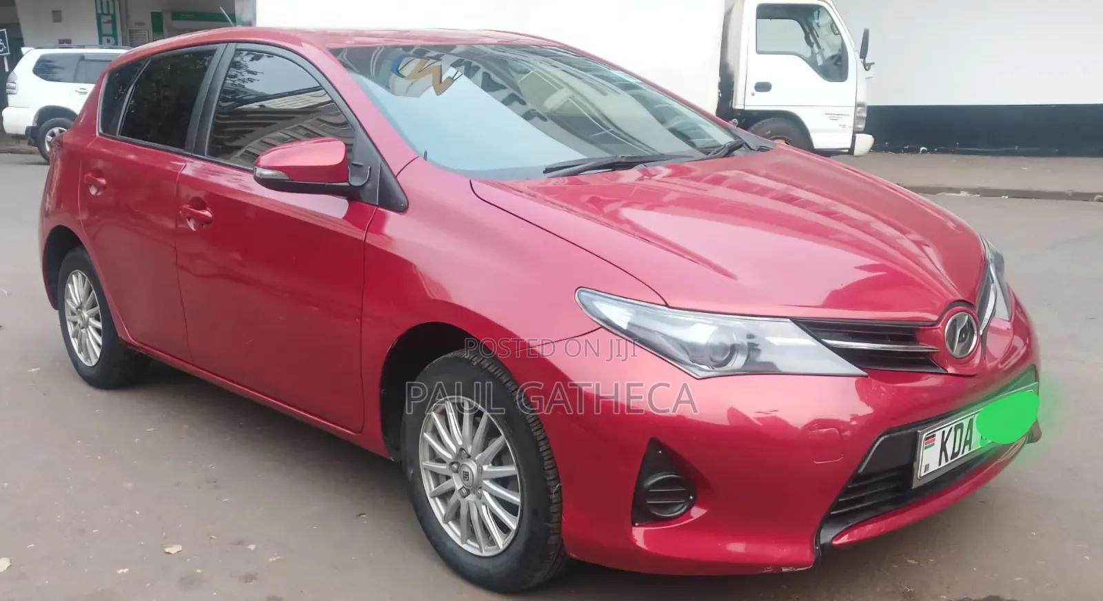 Toyota Auris 2013 Red
