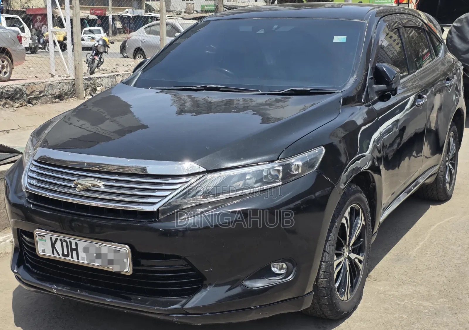 Toyota Harrier 2.0 4WD 2014 Black