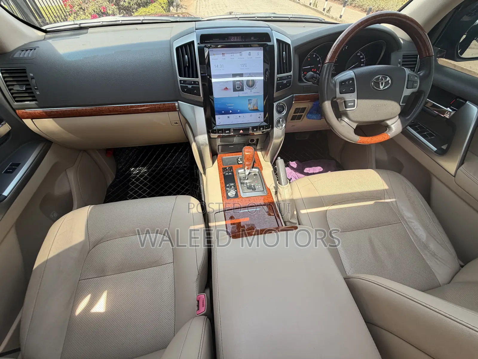 Toyota Land Cruiser 2014 Red