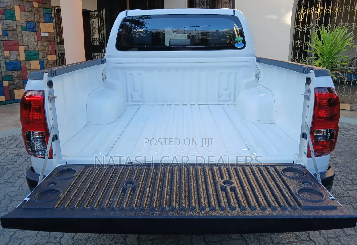Toyota Hilux 2019 White