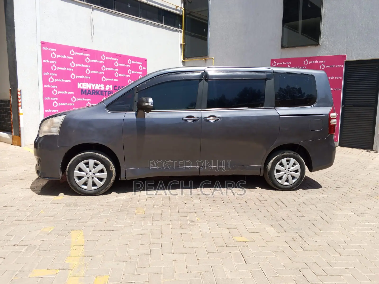 Toyota Noah 2011 Black
