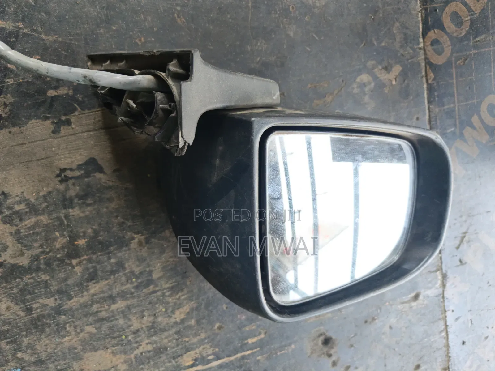 Mira Side Mirror Without Handle Left Only
