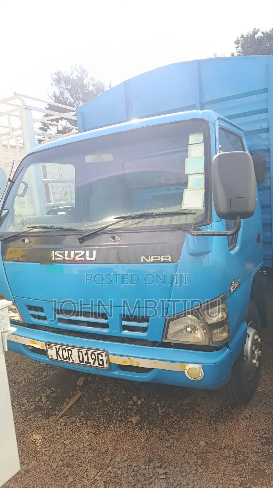 Isuzu NPR 2018 Blue