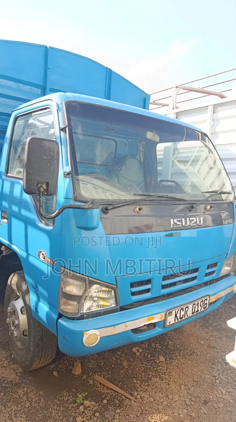 Isuzu NPR 2018 Blue